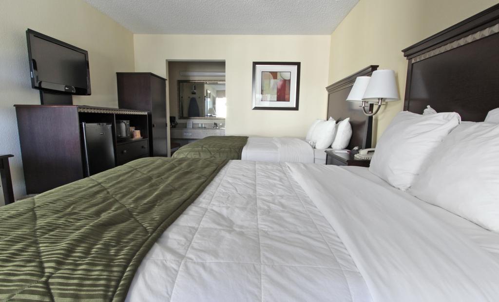 Quality Inn & Suites Greenville - Haywood Mall Экстерьер фото