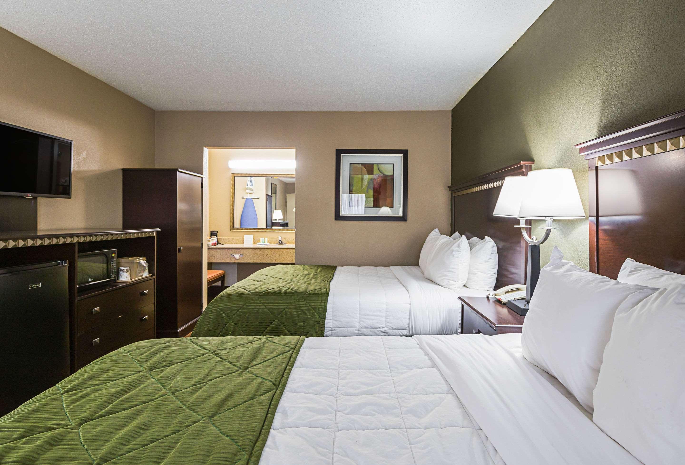 Quality Inn & Suites Greenville - Haywood Mall Экстерьер фото