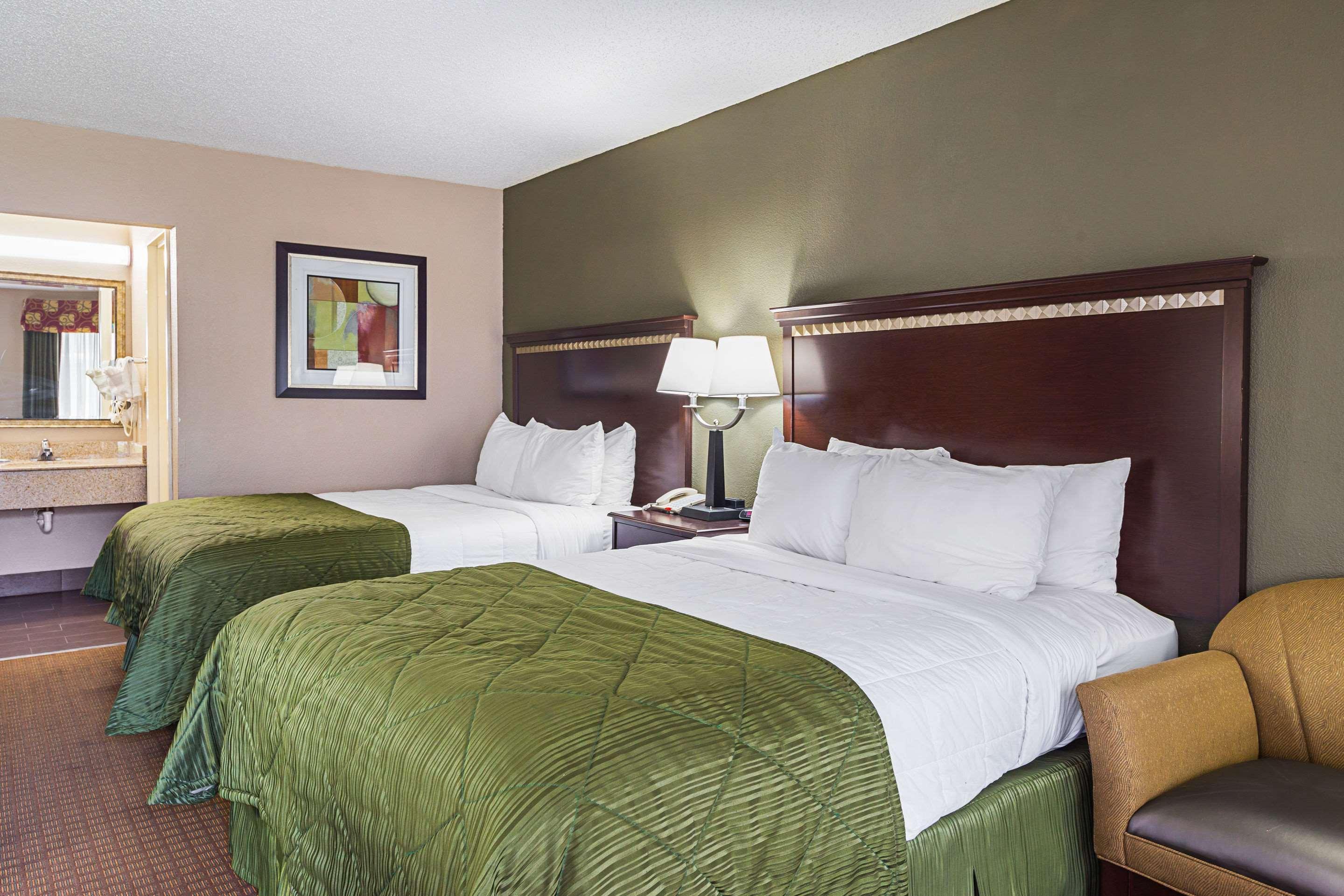 Quality Inn & Suites Greenville - Haywood Mall Экстерьер фото