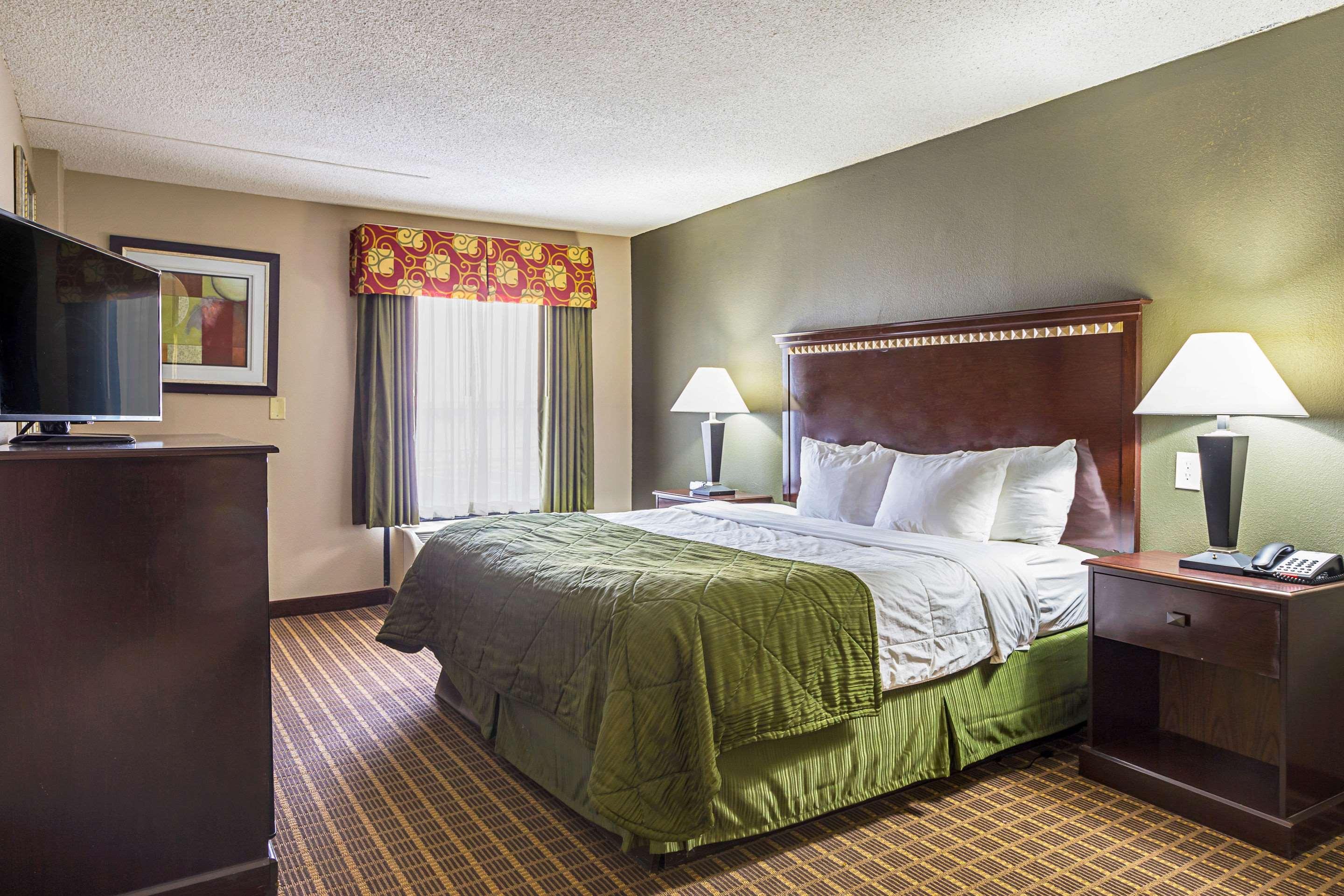 Quality Inn & Suites Greenville - Haywood Mall Экстерьер фото