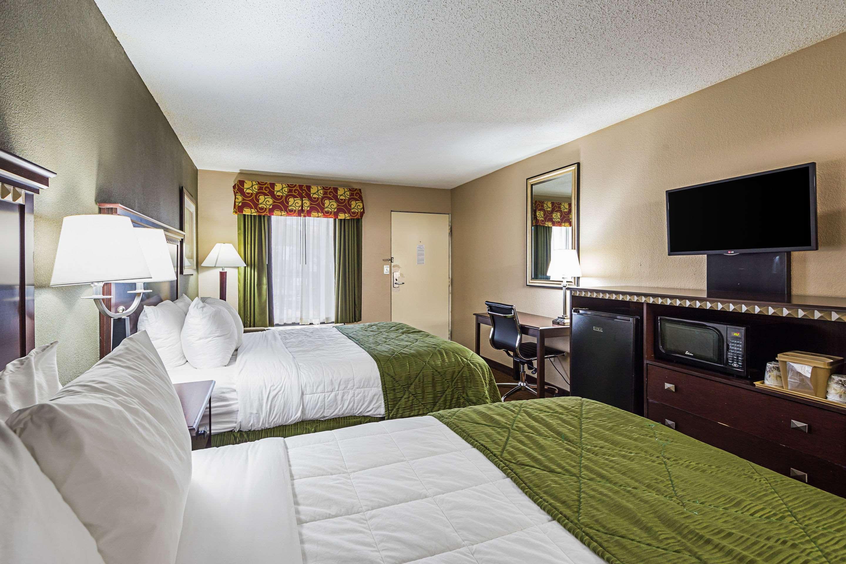 Quality Inn & Suites Greenville - Haywood Mall Экстерьер фото