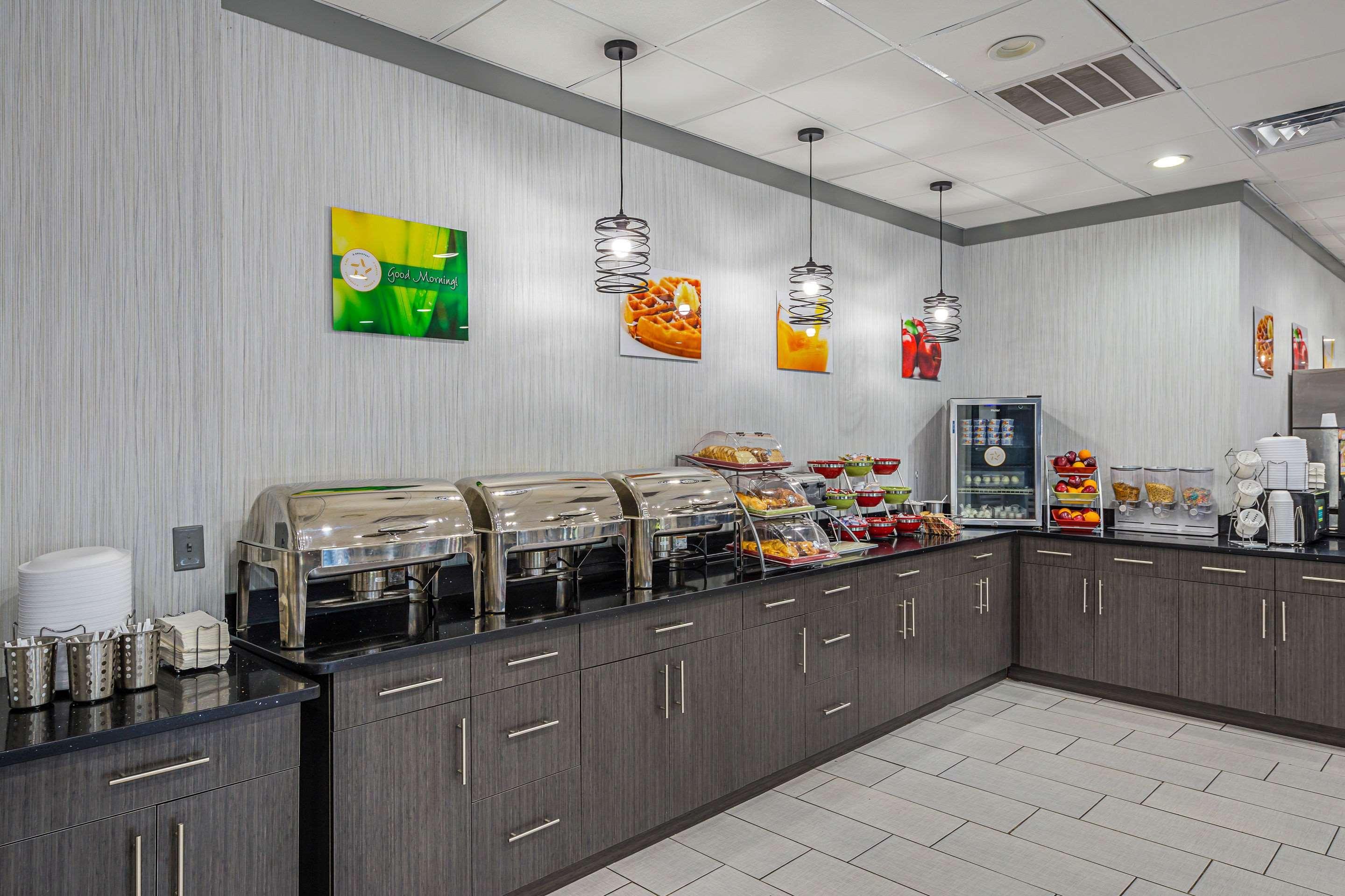 Quality Inn & Suites Greenville - Haywood Mall Экстерьер фото