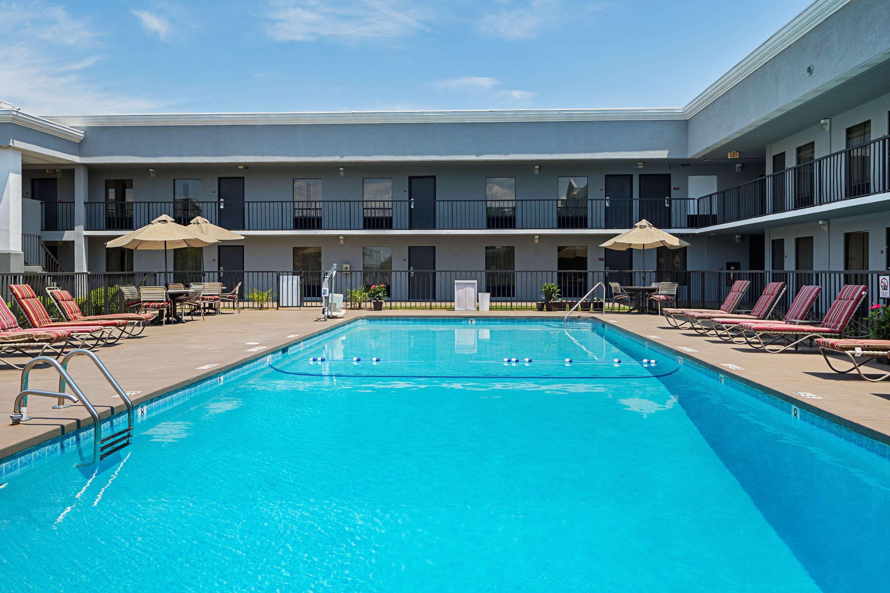 Quality Inn & Suites Greenville - Haywood Mall Экстерьер фото