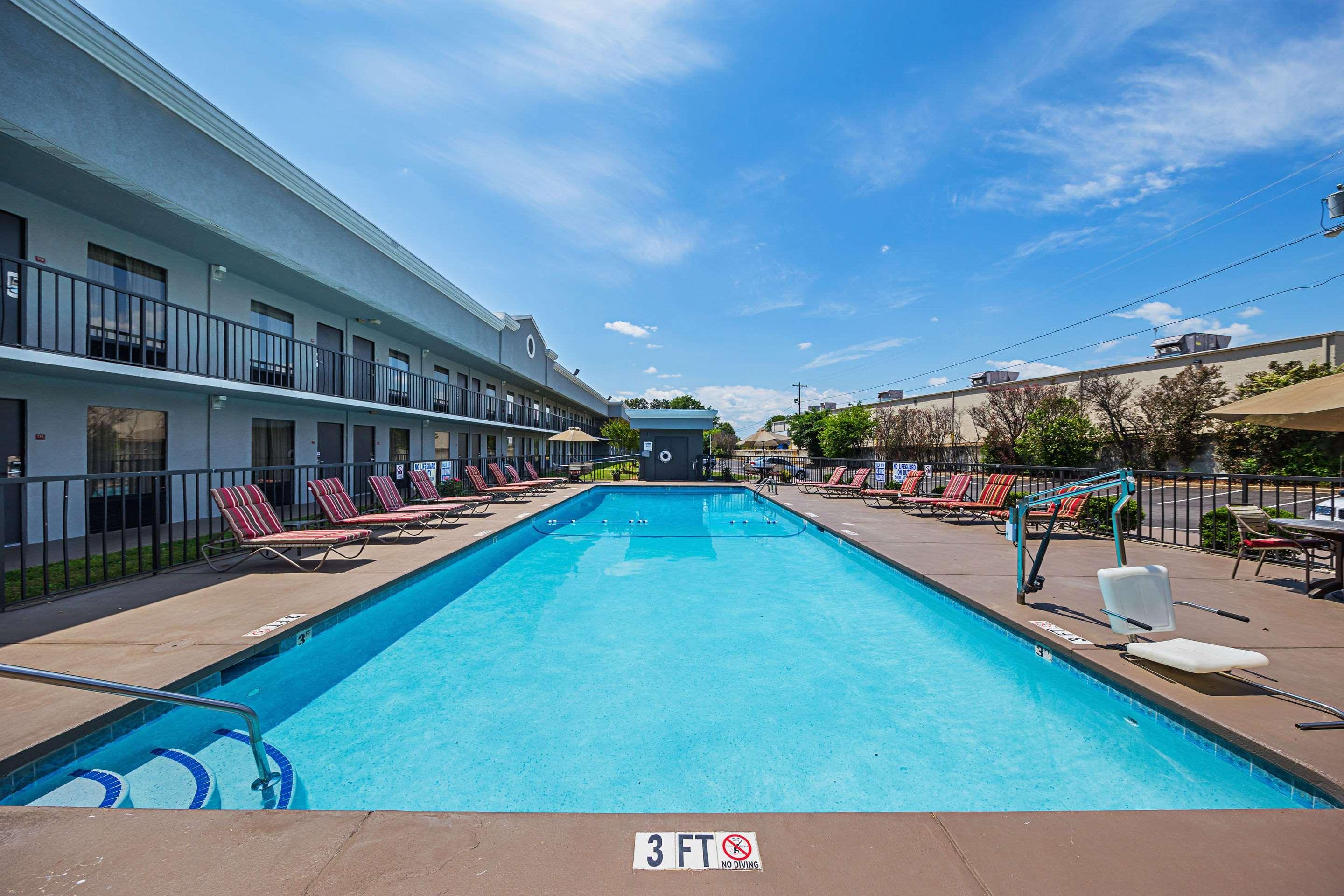 Quality Inn & Suites Greenville - Haywood Mall Экстерьер фото