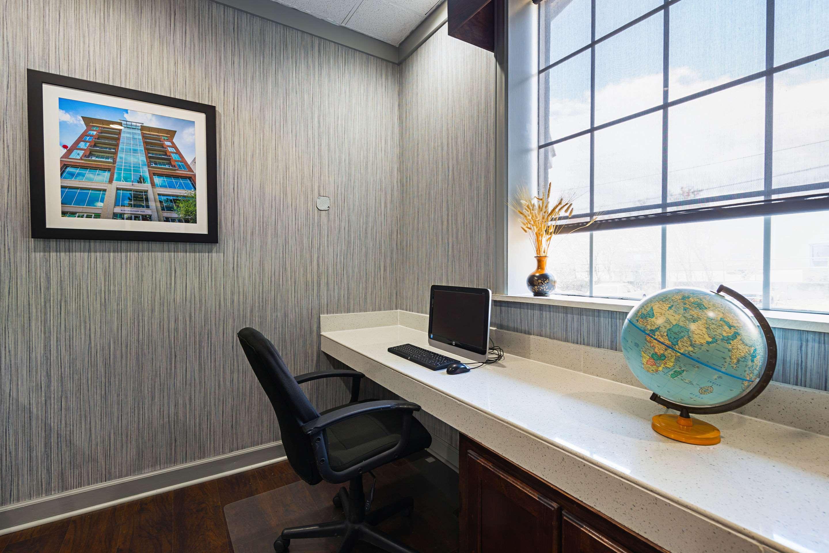 Quality Inn & Suites Greenville - Haywood Mall Экстерьер фото