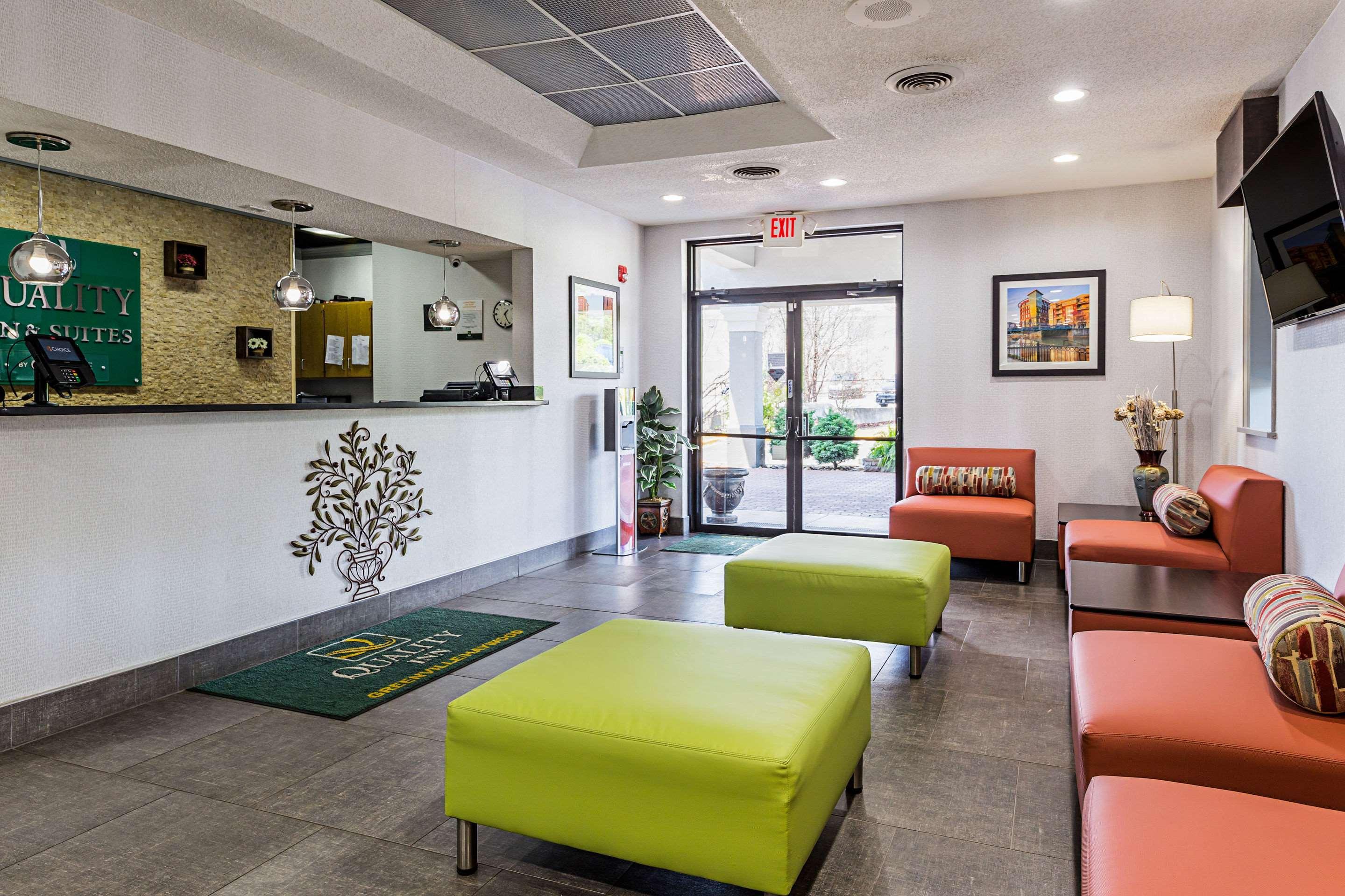 Quality Inn & Suites Greenville - Haywood Mall Экстерьер фото