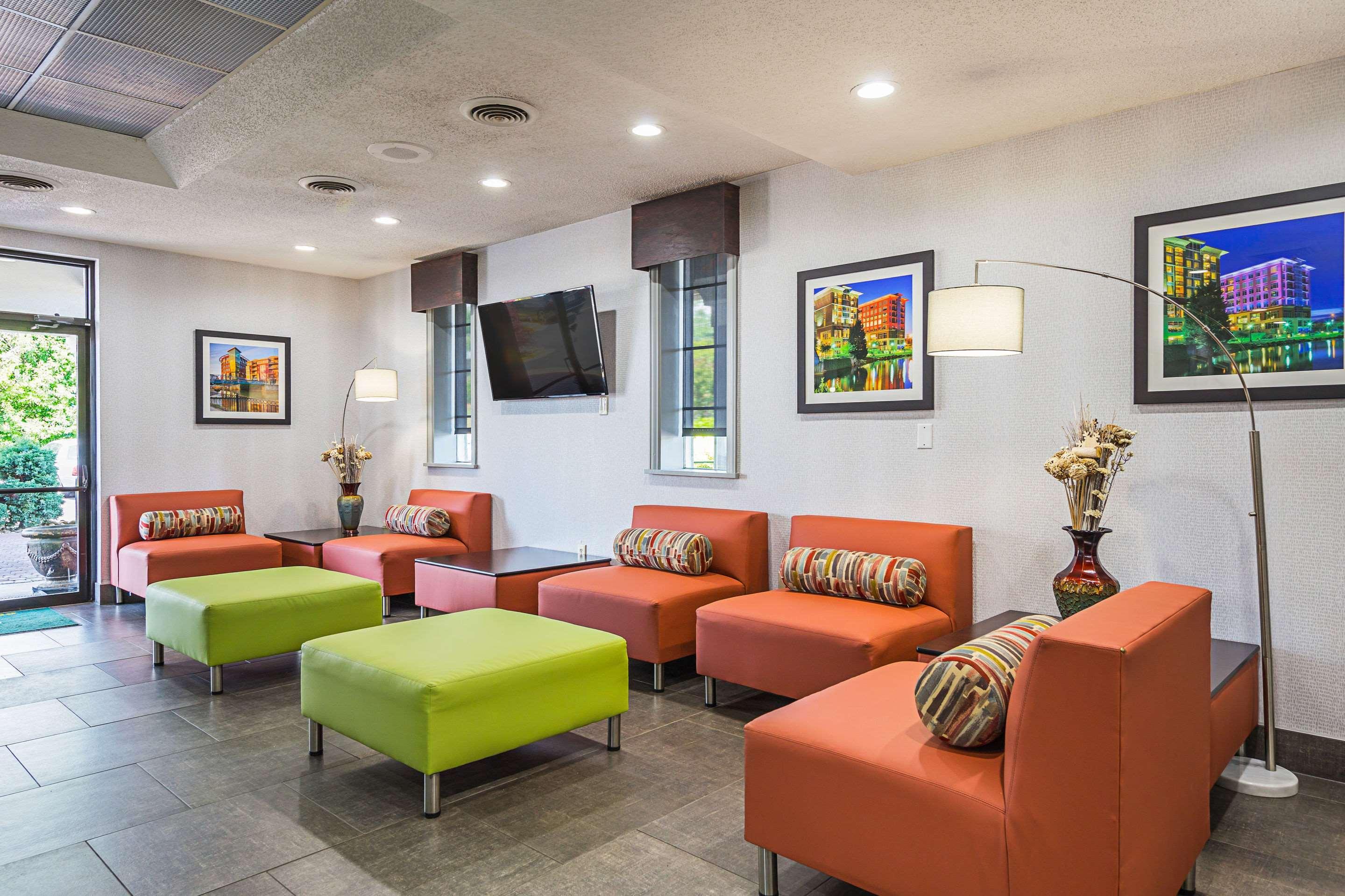 Quality Inn & Suites Greenville - Haywood Mall Экстерьер фото