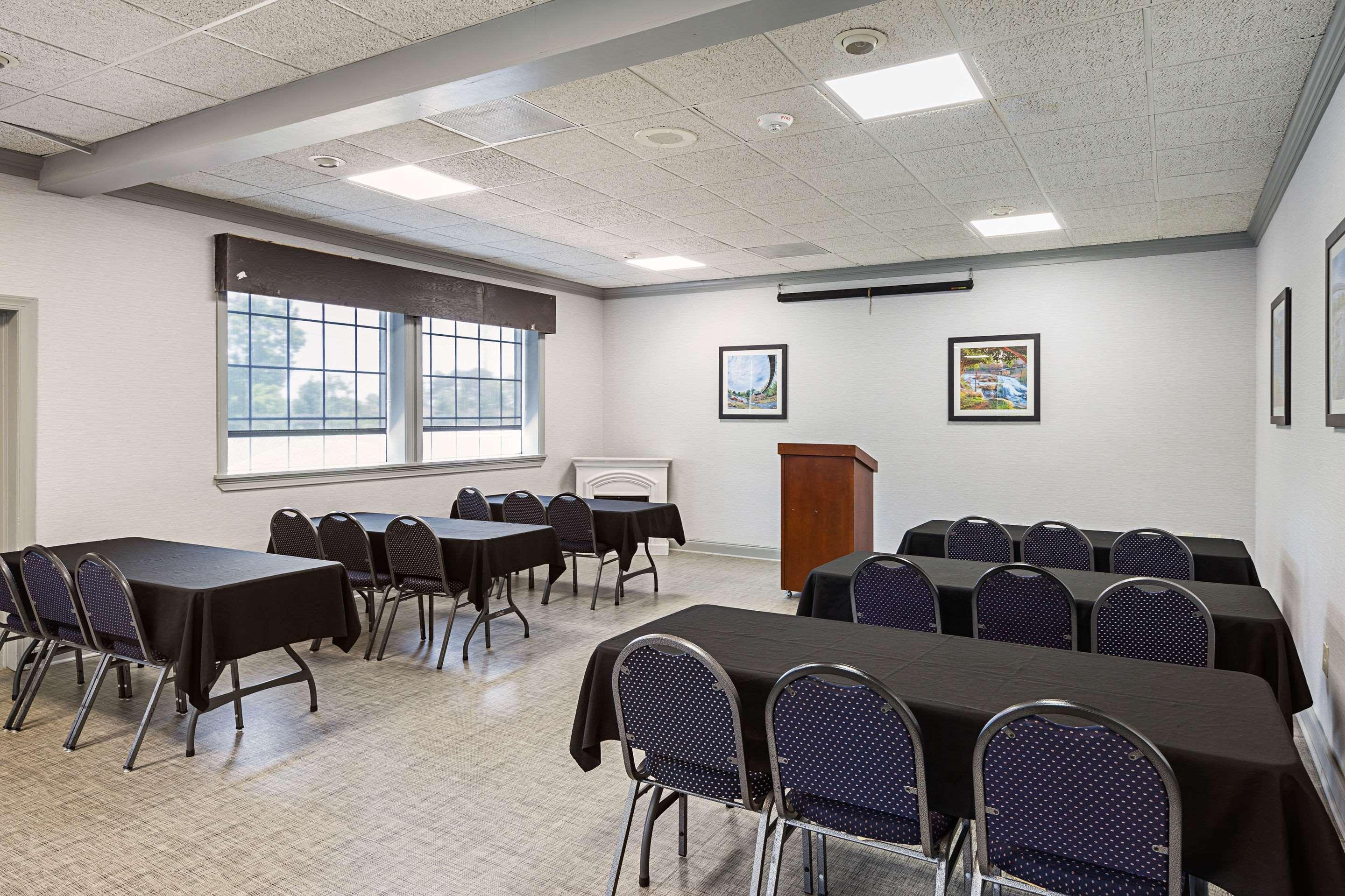 Quality Inn & Suites Greenville - Haywood Mall Экстерьер фото