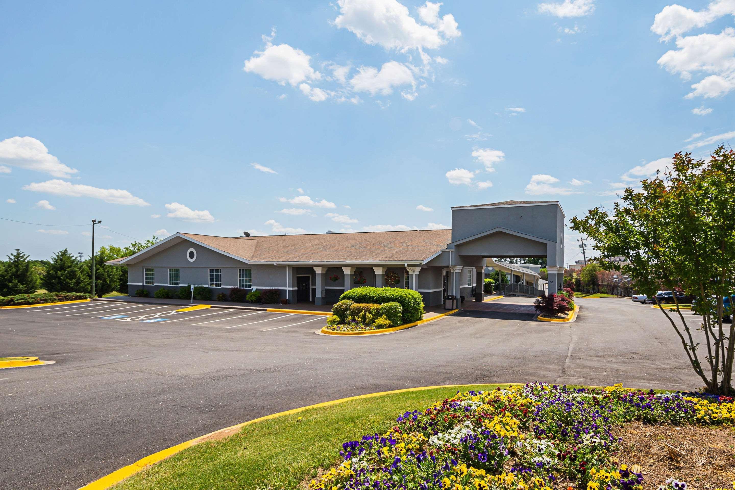 Quality Inn & Suites Greenville - Haywood Mall Экстерьер фото