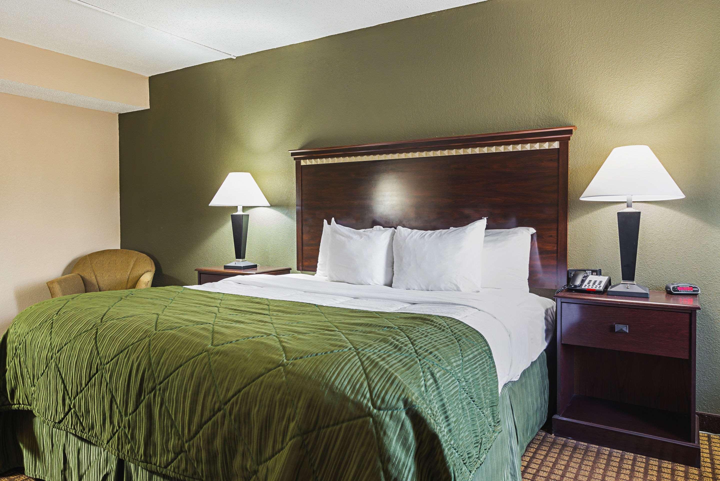 Quality Inn & Suites Greenville - Haywood Mall Экстерьер фото