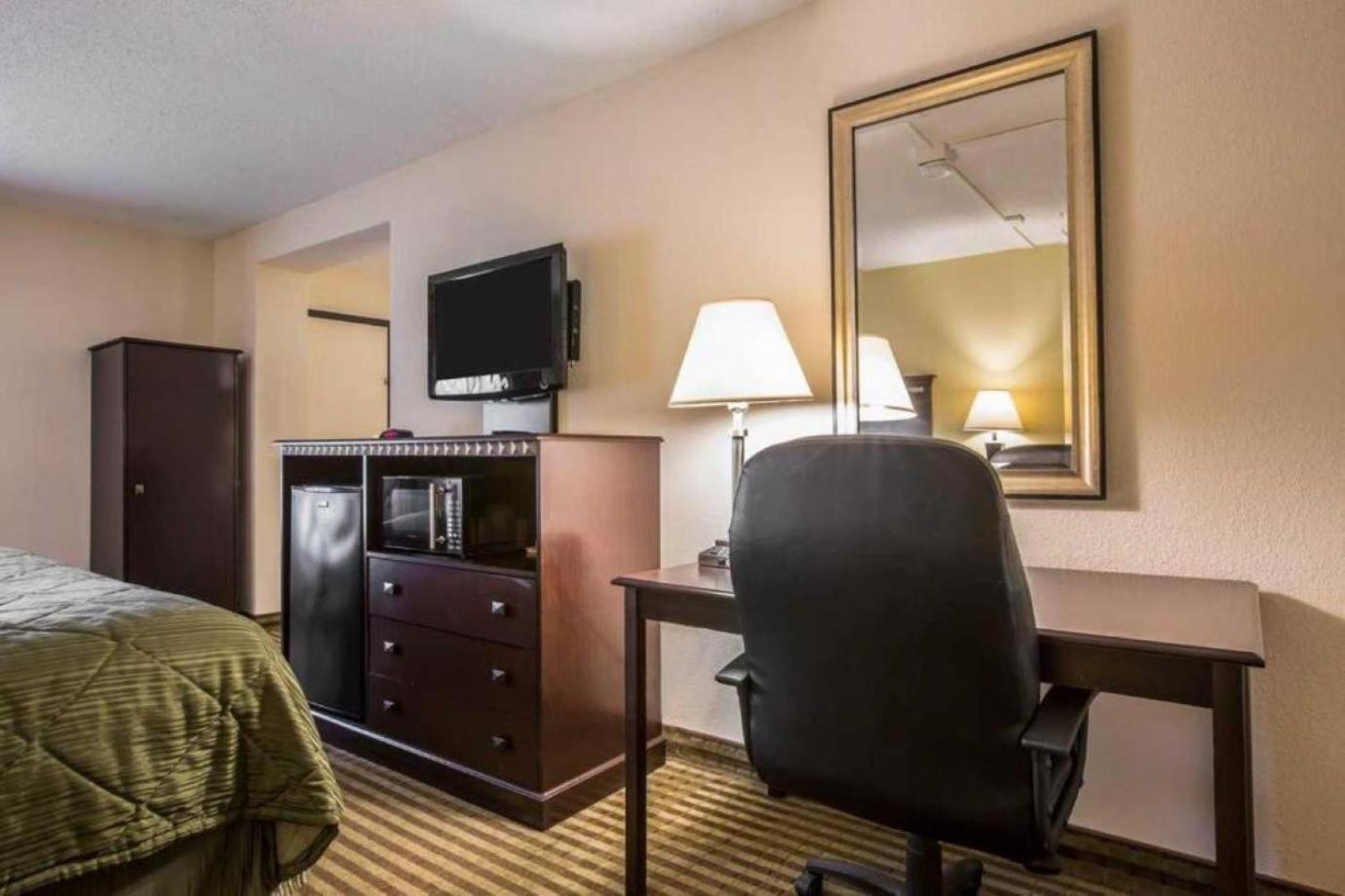 Quality Inn & Suites Greenville - Haywood Mall Экстерьер фото