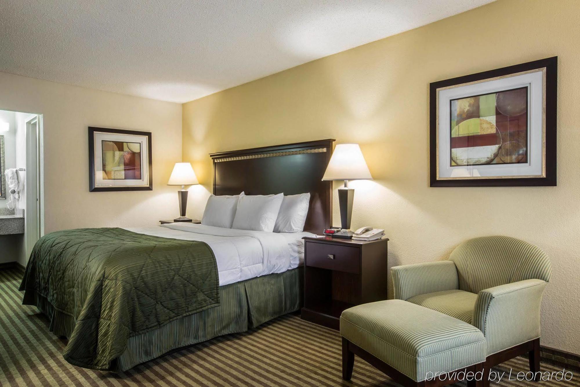 Quality Inn & Suites Greenville - Haywood Mall Экстерьер фото